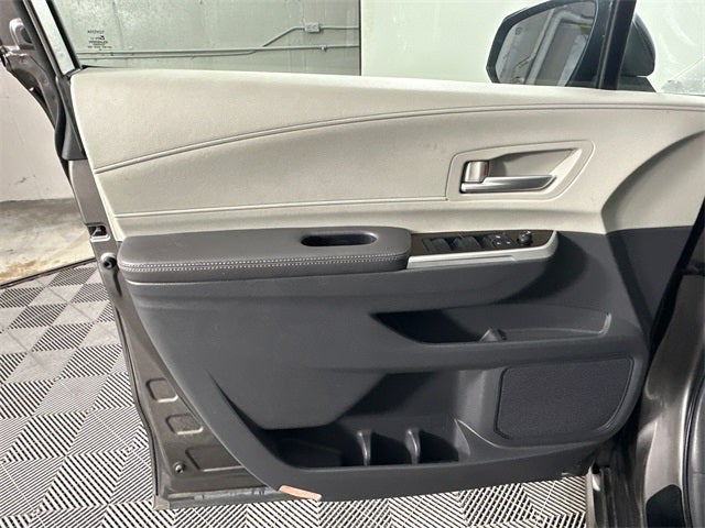 2022 Toyota Sienna XLE 8 Passenger