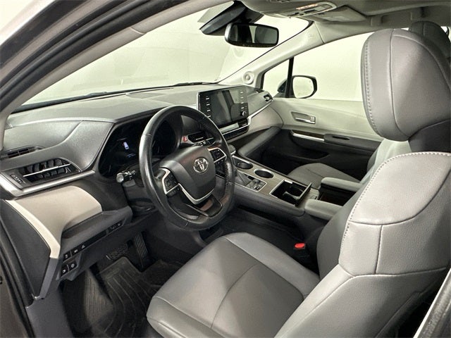 2022 Toyota Sienna XLE 8 Passenger