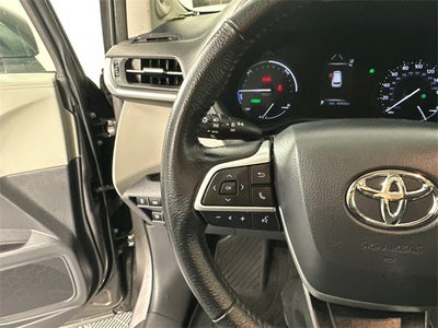 2022 Toyota Sienna XLE 8 Passenger