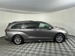 2022 Toyota Sienna XLE 8 Passenger