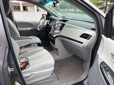 2014 Toyota Sienna LE