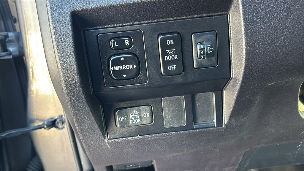 2016 Toyota Tundra SR5