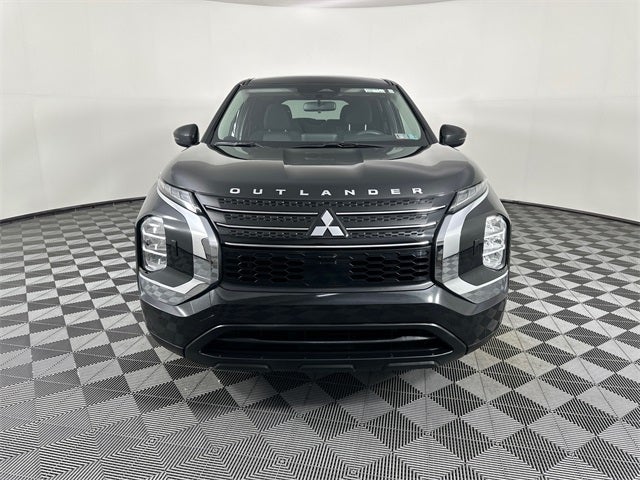 2022 Mitsubishi Outlander ES