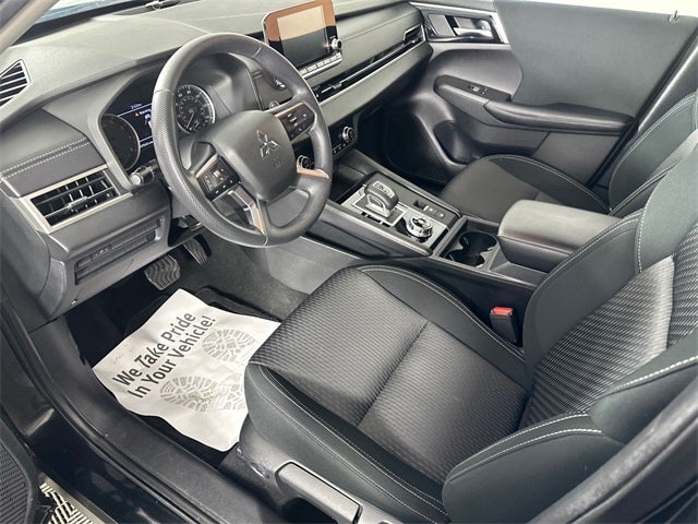 2022 Mitsubishi Outlander ES