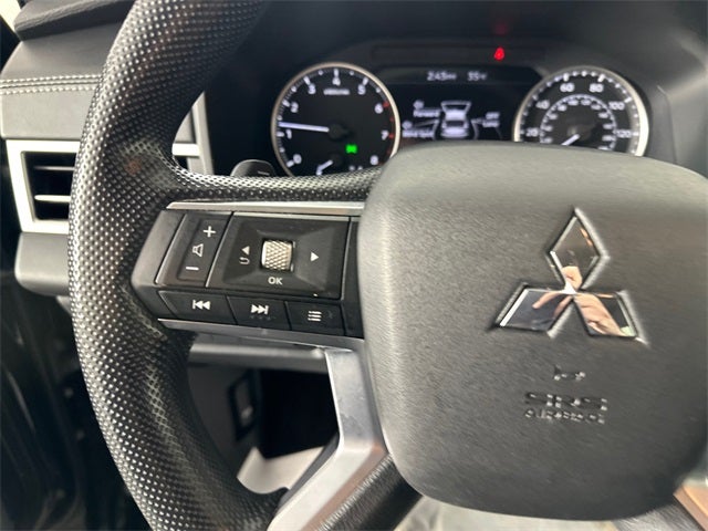 2022 Mitsubishi Outlander ES