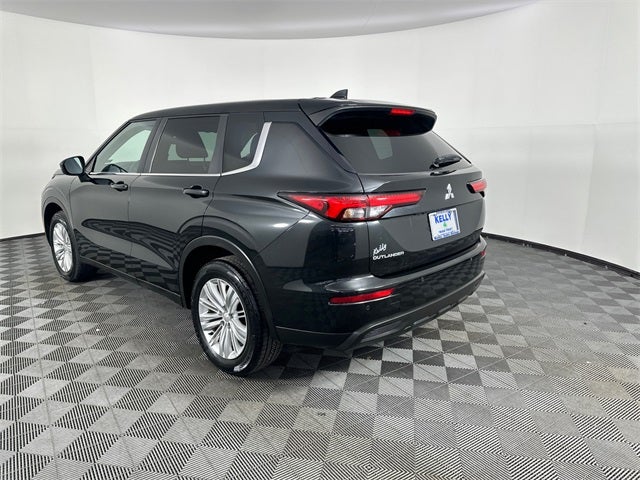 2022 Mitsubishi Outlander ES