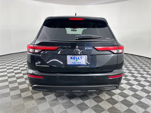 2022 Mitsubishi Outlander ES