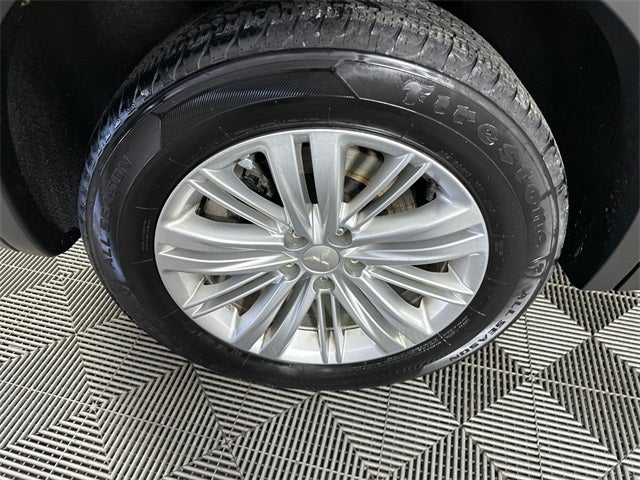 2022 Mitsubishi Outlander ES