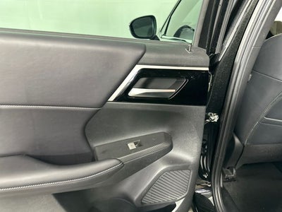 2023 Mitsubishi Outlander SE