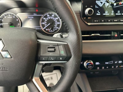 2023 Mitsubishi Outlander SE