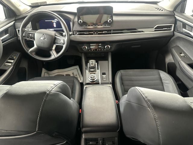 2022 Mitsubishi Outlander SE