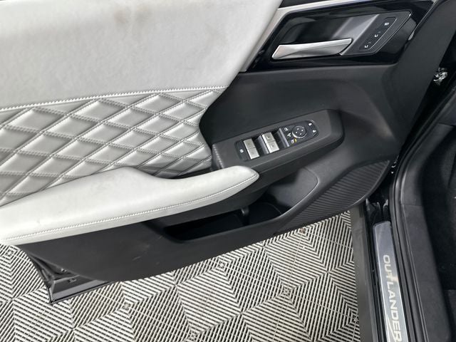 2025 Mitsubishi Outlander PHEV SEL