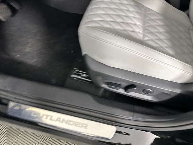2025 Mitsubishi Outlander PHEV SEL