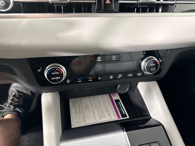 2025 Mitsubishi Outlander PHEV SEL