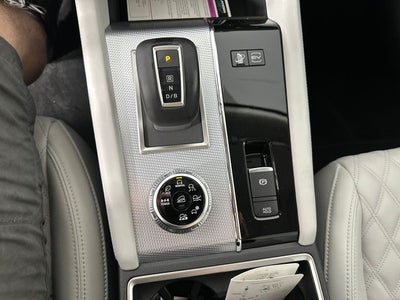2025 Mitsubishi Outlander PHEV SEL
