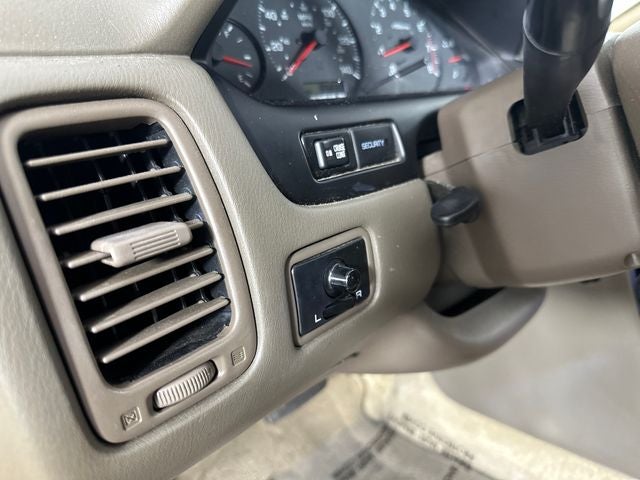 1998 Nissan Maxima Base