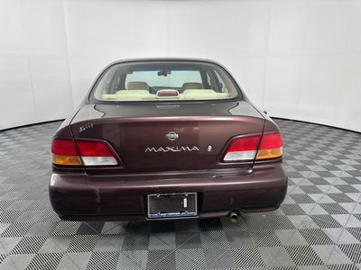 1998 Nissan Maxima Base
