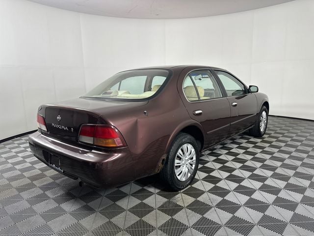 1998 Nissan Maxima Base