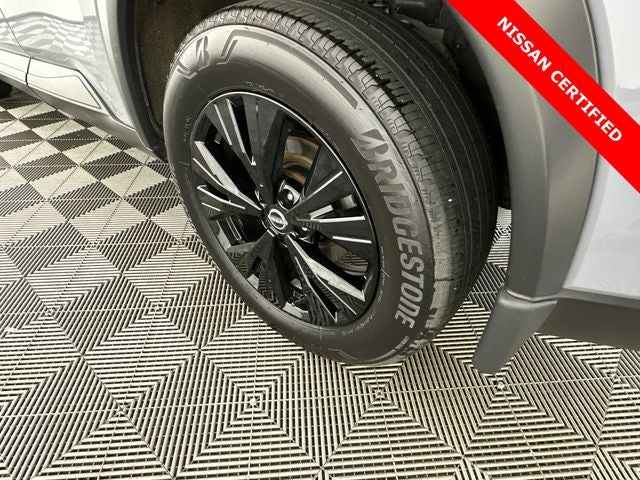 2023 Nissan Rogue SV Midnight Edition & Premium Package
