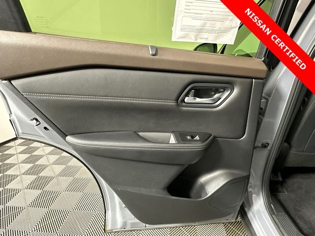 2023 Nissan Rogue SV Midnight Edition & Premium Package