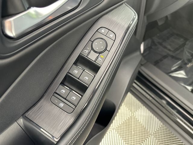 2023 Nissan Rogue SV Midnight Edition & Premium Package