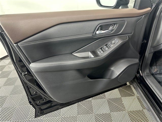 2023 Nissan Rogue SV Premium Package