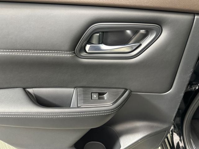 2023 Nissan Rogue SV Midnight Edition & Premium Package