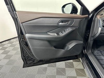 2023 Nissan Rogue SV Midnight Edition & Premium Package