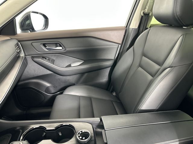 2023 Nissan Rogue SV Midnight Edition & Premium Package