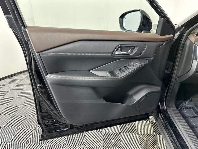 2023 Nissan Rogue SV Premium Package