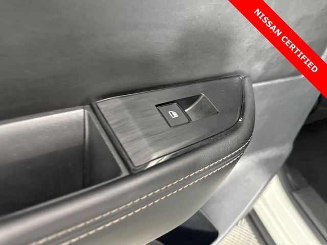 2023 Nissan Rogue SV Midnight Edition & Premium Package