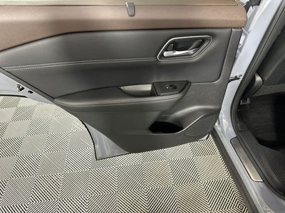 2023 Nissan Rogue Platinum Premium Package