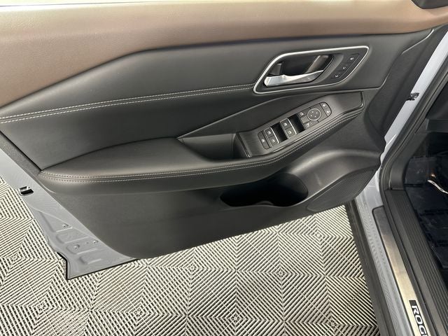 2023 Nissan Rogue Platinum Premium Package