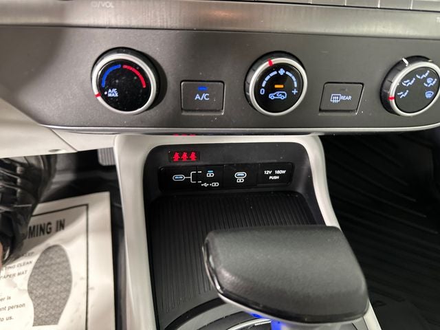2024 Hyundai KONA SE