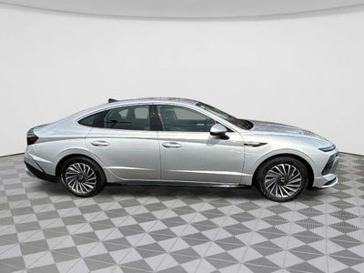2025 Hyundai SONATA HYBRID SEL