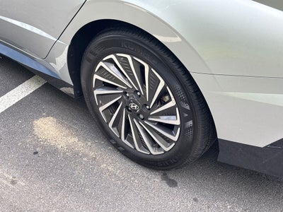 2025 Hyundai SONATA HYBRID SEL