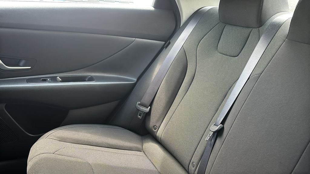 2024 Hyundai ELANTRA SE