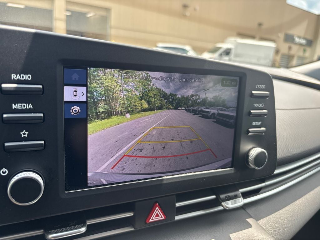 2024 Hyundai ELANTRA SE