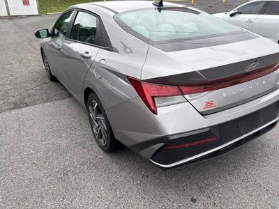 2025 Hyundai ELANTRA Limited