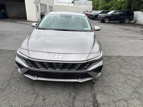 2025 Hyundai ELANTRA Limited