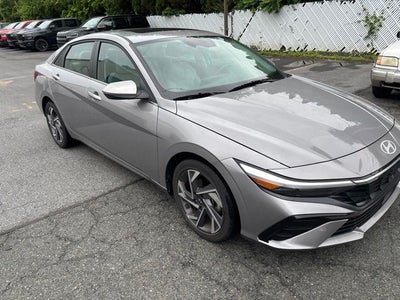2025 Hyundai ELANTRA Limited