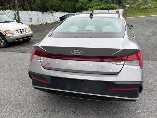 2025 Hyundai ELANTRA Limited
