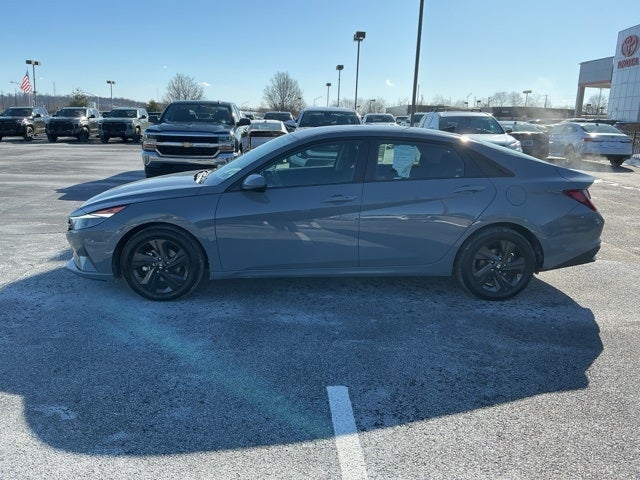 2021 Hyundai ELANTRA SEL