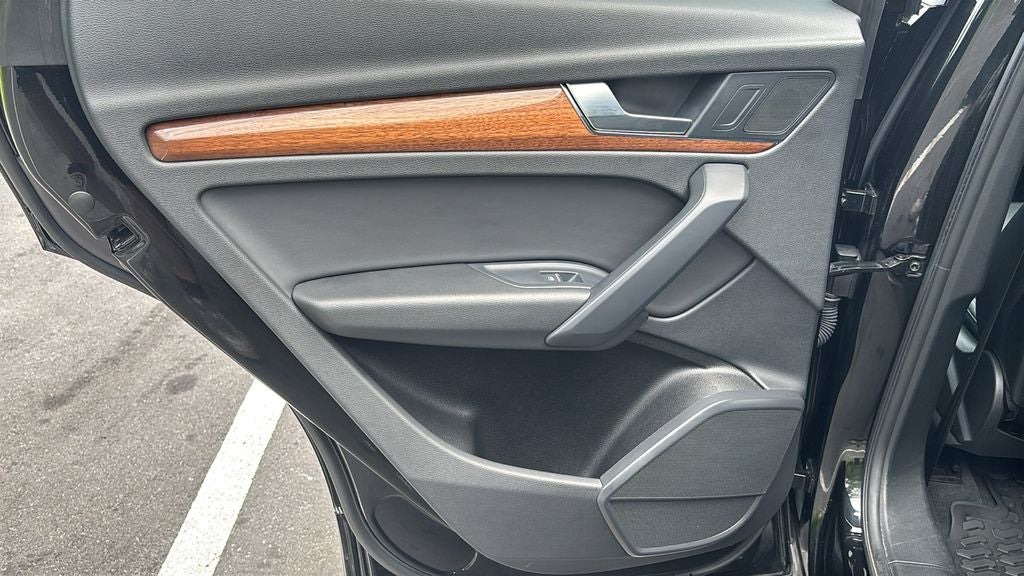2023 Audi Q5 45 S line Premium quattro