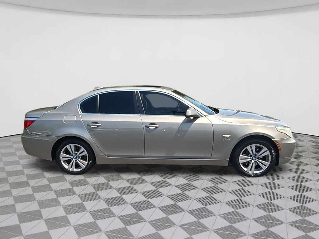 2010 BMW 5 Series 528i xDrive