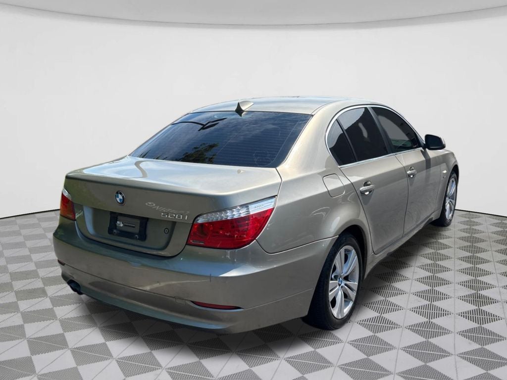 2010 BMW 5 Series 528i xDrive