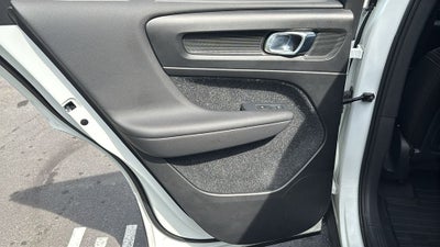 2020 Volvo XC40 Momentum