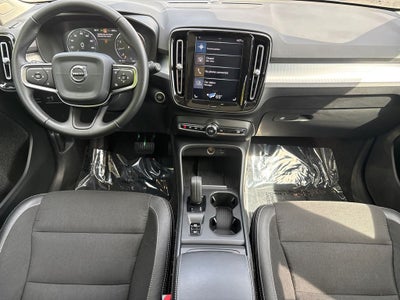 2020 Volvo XC40 Momentum