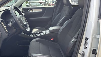 2020 Volvo XC40 Momentum