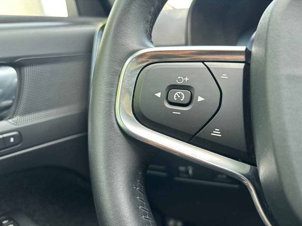 2020 Volvo XC40 Momentum
